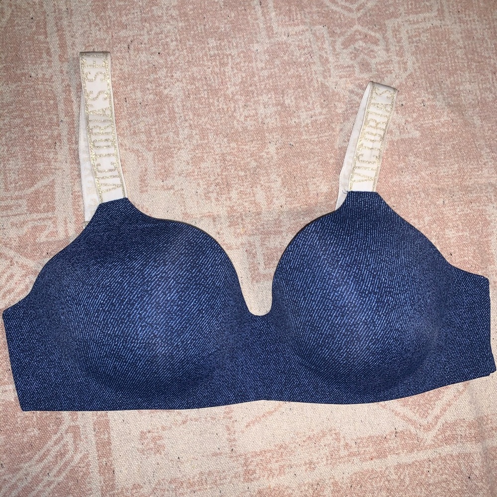 Victoria’s Secret bra lightly worn